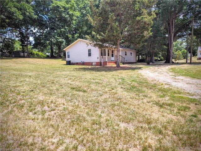 826 Graylyn Drive, High Point, NC 27263