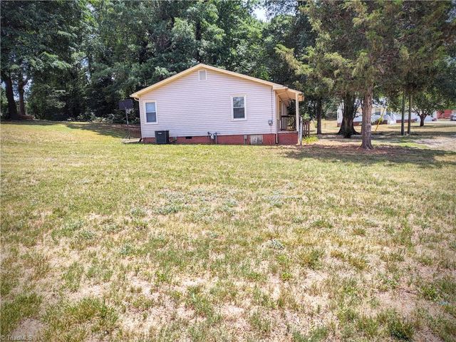 826 Graylyn Drive, High Point, NC 27263