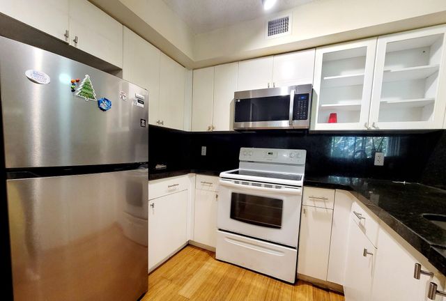 12112 St. Andrews Place 210, Miramar, FL 33025