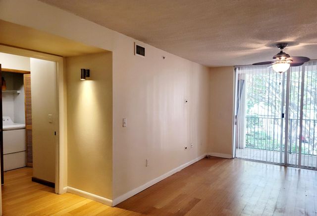 12112 St. Andrews Place 210, Miramar, FL 33025