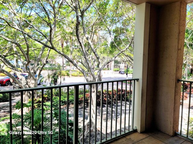 12112 St. Andrews Place 210, Miramar, FL 33025