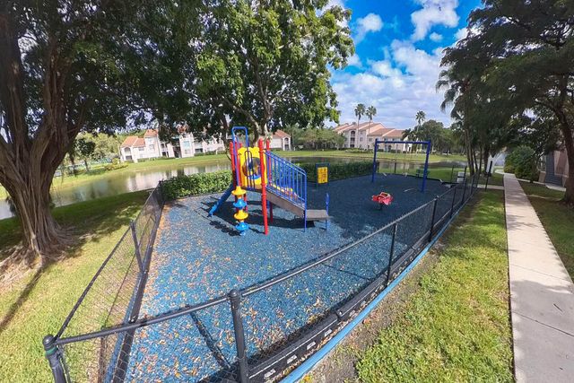 12112 St. Andrews Place 210, Miramar, FL 33025