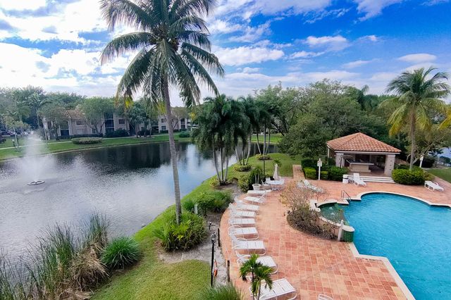 12112 St. Andrews Place 210, Miramar, FL 33025