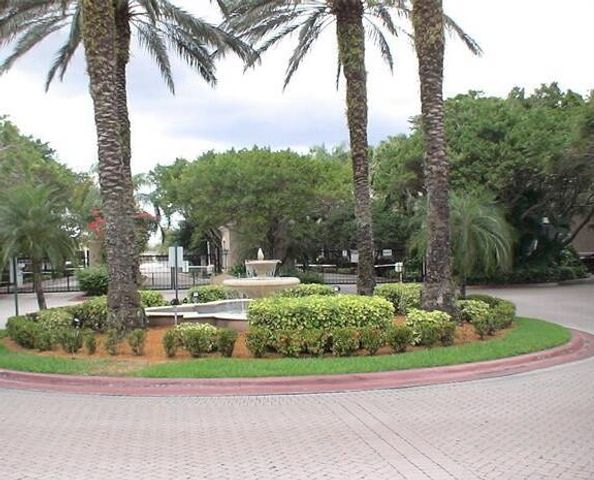 12112 St. Andrews Place 210, Miramar, FL 33025