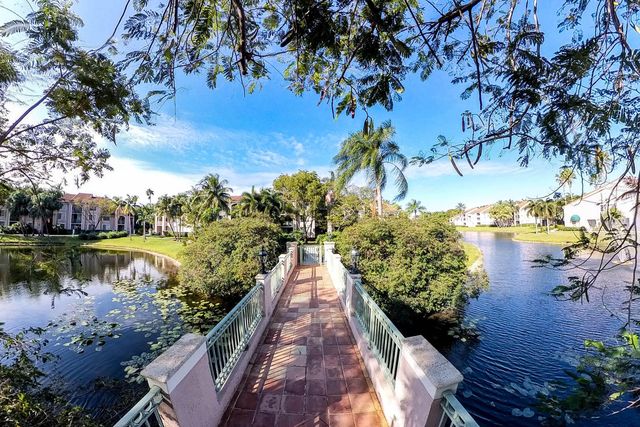 12112 St. Andrews Place 210, Miramar, FL 33025