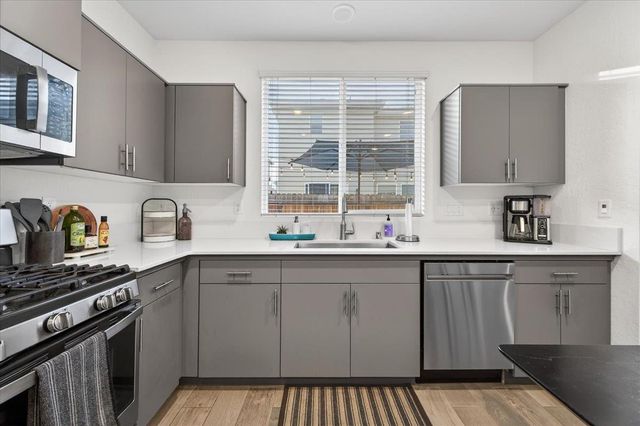 1956 Minarets Lane, Clovis, CA 93611