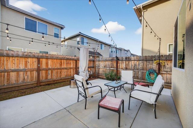 1956 Minarets Lane, Clovis, CA 93611