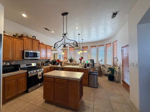 5610 Cody Road NE, Rio Rancho, NM 87144