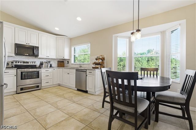 12421 Eagle Pointe CIR, Fort Myers, FL 33913