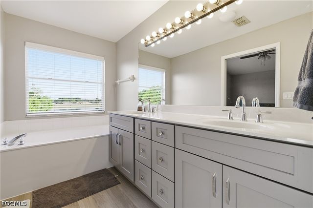 12421 Eagle Pointe CIR, Fort Myers, FL 33913