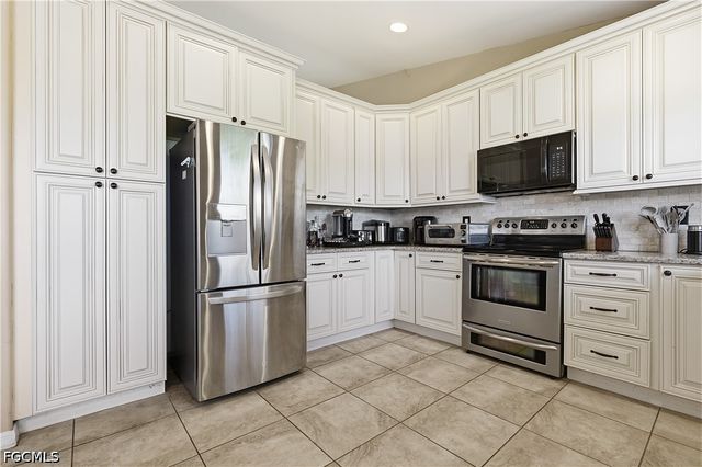 12421 Eagle Pointe CIR, Fort Myers, FL 33913