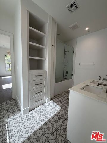 15122 Morrison Street, Sherman Oaks, CA 91403