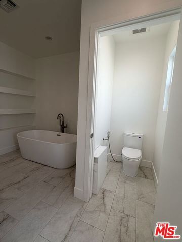 15122 Morrison Street, Sherman Oaks, CA 91403