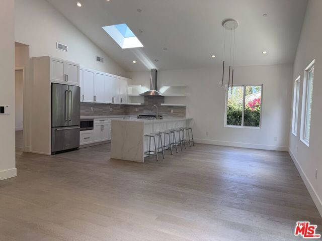 15122 Morrison Street, Sherman Oaks, CA 91403