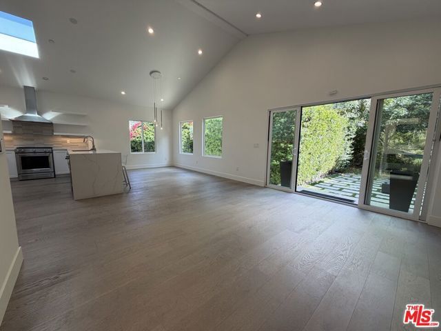 15122 Morrison Street, Sherman Oaks, CA 91403