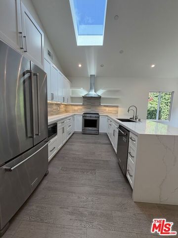 15122 Morrison Street, Sherman Oaks, CA 91403