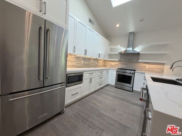 15122 Morrison Street, Sherman Oaks, CA 91403