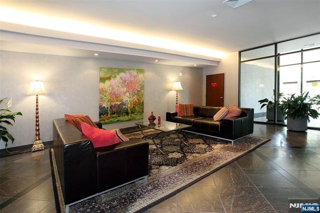 2150 Center Avenue 19A, Fort Lee, NJ 07024