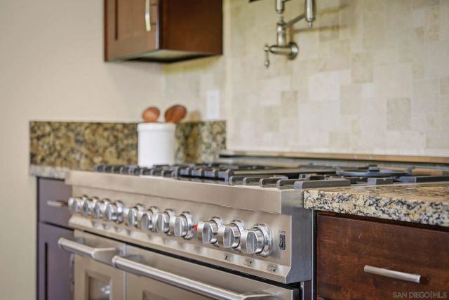981 Robin Ct., San Marcos, CA 92078