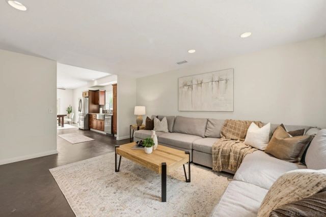 981 Robin Ct., San Marcos, CA 92078