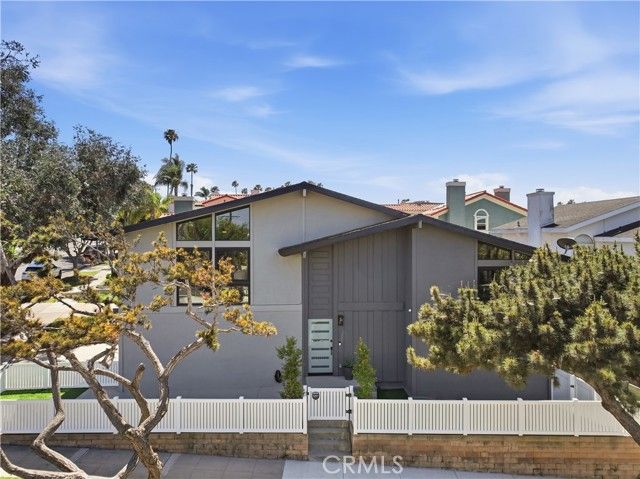 729 N Juanita, Redondo Beach, CA 90277