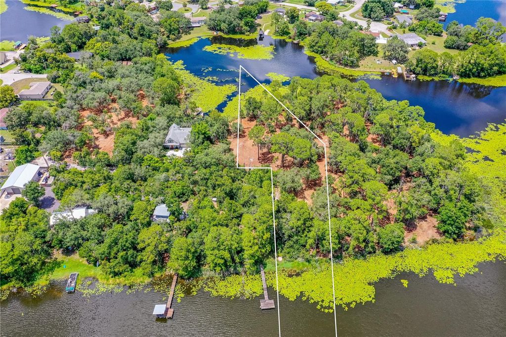 Image 4 of property listing at TWIN OAK STREET, Deltona, FL 32725