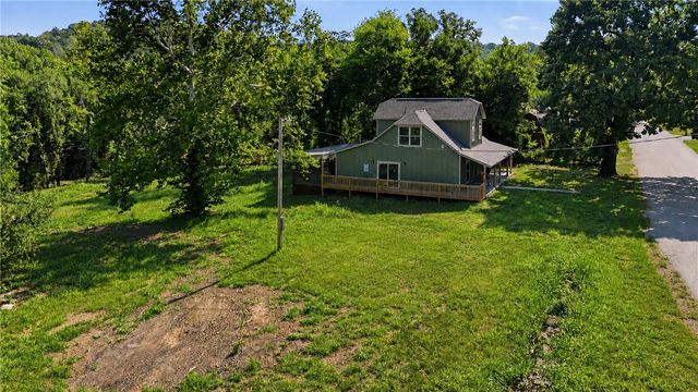 308 Flickinger Street, Sulphur Springs, AR 72768