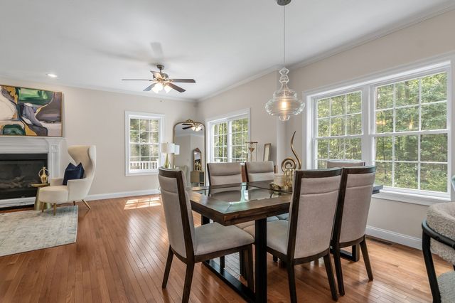 3 Ava Ln, Tyngsborough, MA 01879