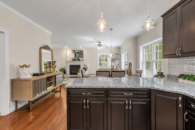 3 Ava Ln, Tyngsborough, MA 01879