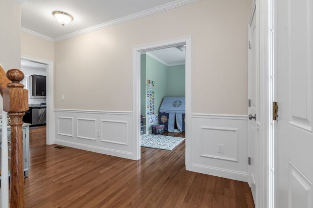 3 Ava Ln, Tyngsborough, MA 01879