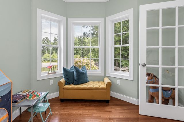3 Ava Ln, Tyngsborough, MA 01879