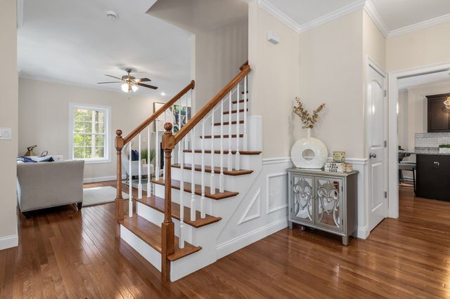 3 Ava Ln, Tyngsborough, MA 01879