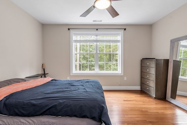 3 Ava Ln, Tyngsborough, MA 01879