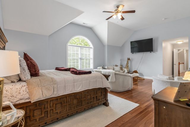 3 Ava Ln, Tyngsborough, MA 01879