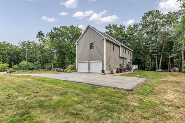 3 Ava Ln, Tyngsborough, MA 01879