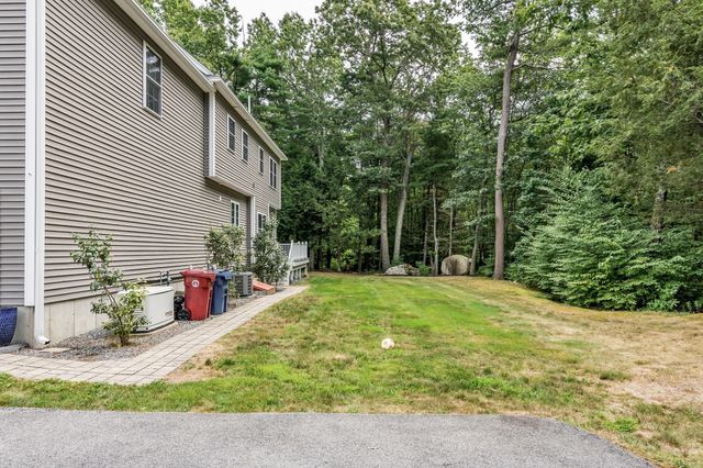 3 Ava Ln, Tyngsborough, MA 01879
