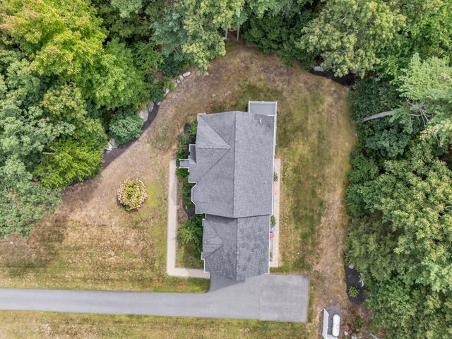 3 Ava Ln, Tyngsborough, MA 01879