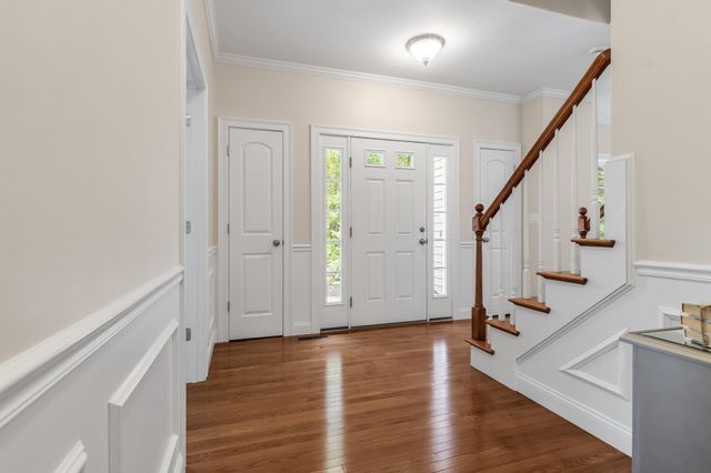 3 Ava Ln, Tyngsborough, MA 01879