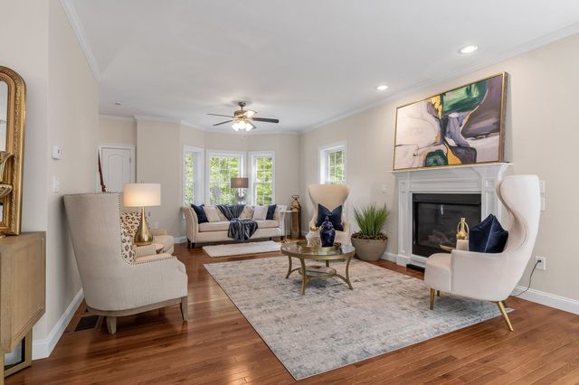 3 Ava Ln, Tyngsborough, MA 01879