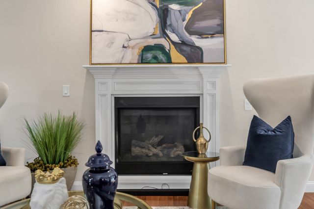 3 Ava Ln, Tyngsborough, MA 01879
