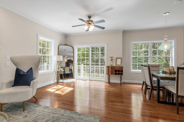 3 Ava Ln, Tyngsborough, MA 01879