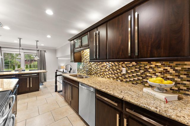 1343 Fran Lin Parkway, Munster, IN 46321