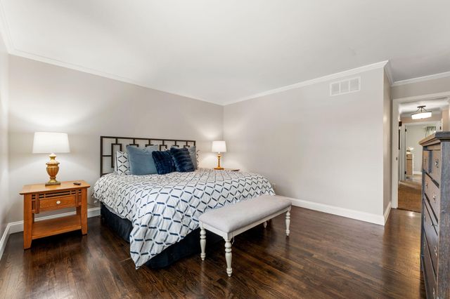 1343 Fran Lin Parkway, Munster, IN 46321