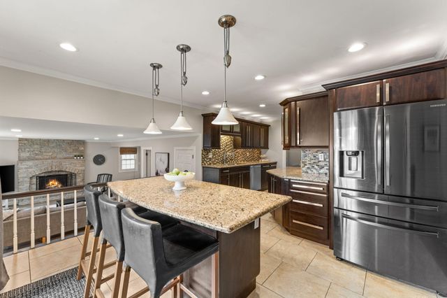 1343 Fran Lin Parkway, Munster, IN 46321