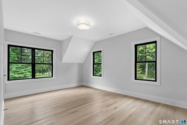 110 porters hill Road, Trumbull, CT 06611