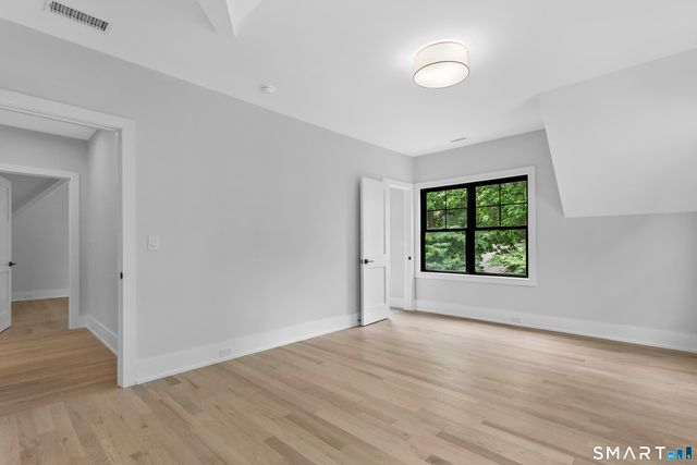 110 porters hill Road, Trumbull, CT 06611