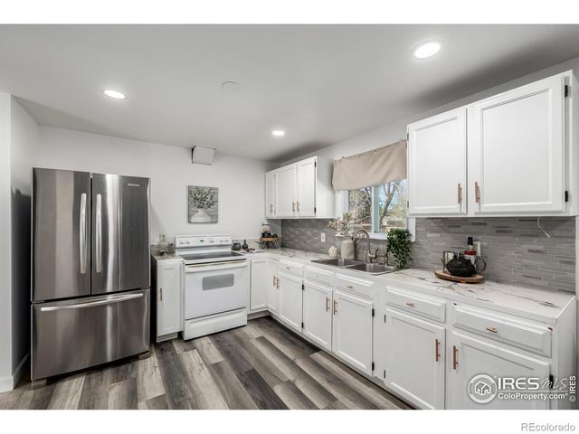 11087 E Montview Boulevard, Aurora, CO 80010