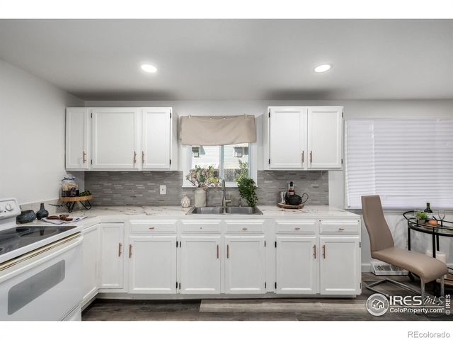 11087 E Montview Boulevard, Aurora, CO 80010