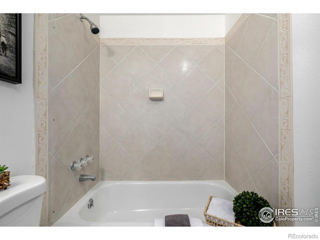 11087 E Montview Boulevard, Aurora, CO 80010