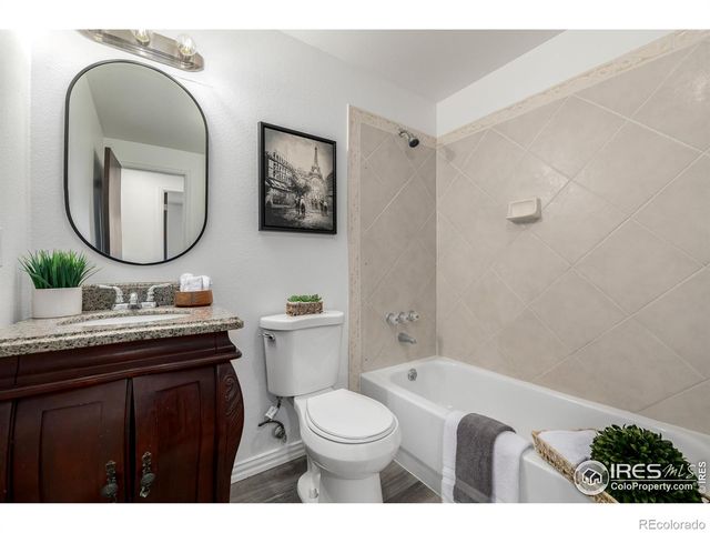 11087 E Montview Boulevard, Aurora, CO 80010